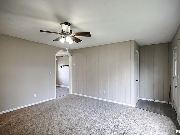 5th image of 1836 Columbus Dr