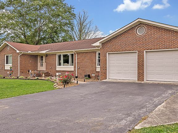 3rd image of 86 Royal Oak Dr