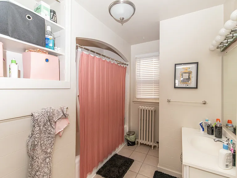 1321 College Ave — Photo 13