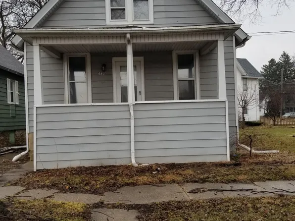 1350 Woodruff Ave, Rockford, IL 61104