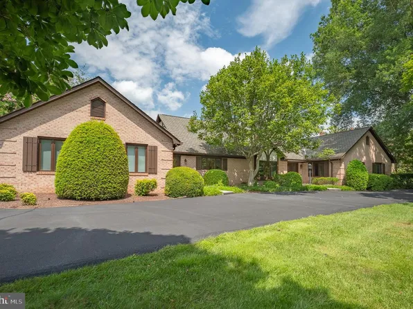 11301 Crossing Glen Ct, Potomac, MD 20854