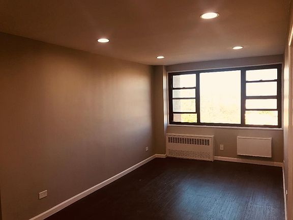 2nd image of 831 Bartholdi St APT 6F