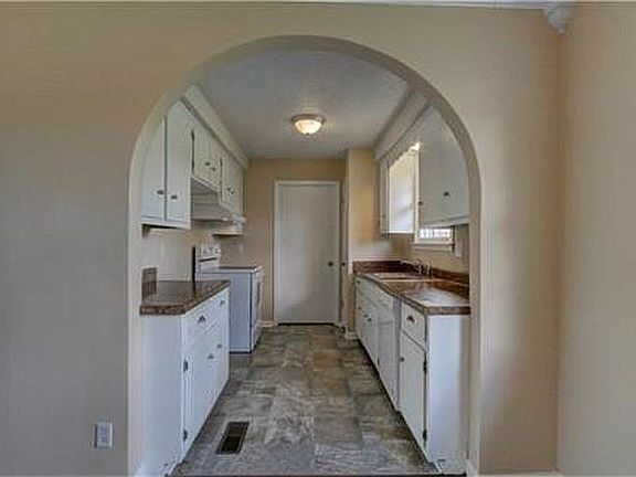 4th image of 723 Overton Dr