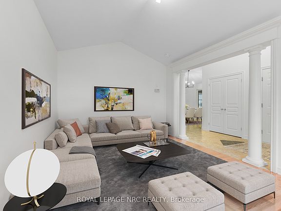 4th image of 10 Montrose St