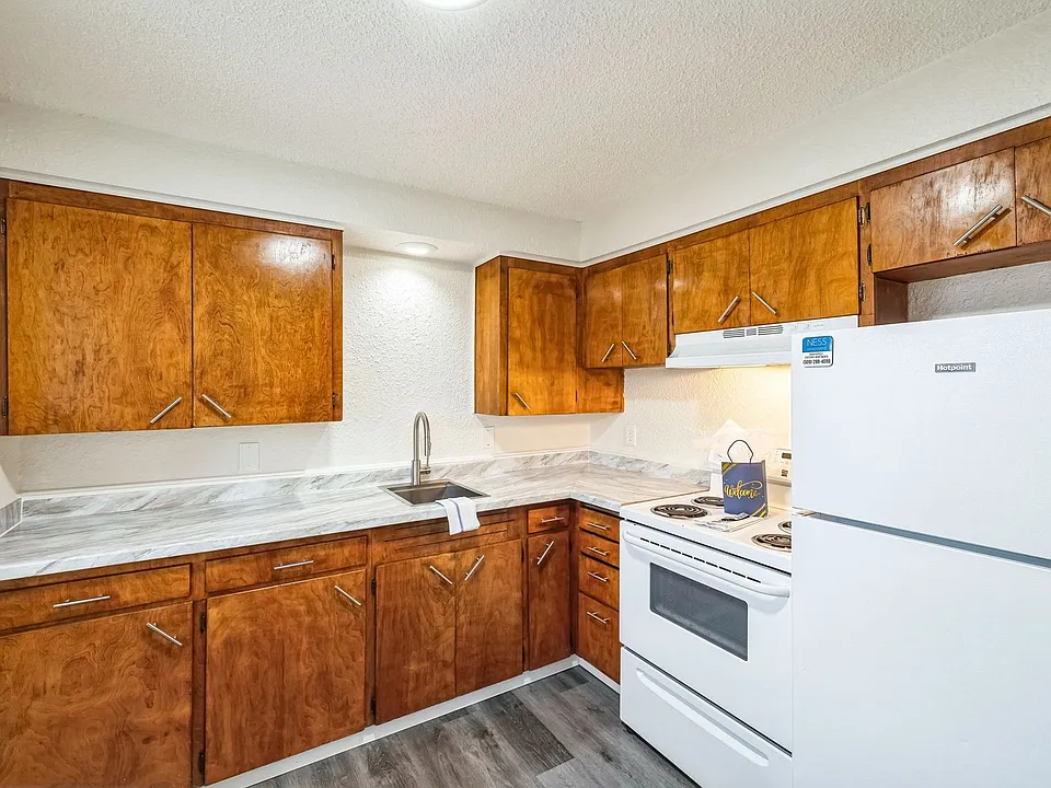 Chestnut Apartments
