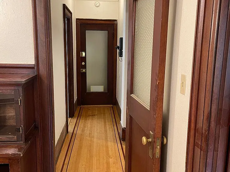 909 SW 12th Ave — Photo 4