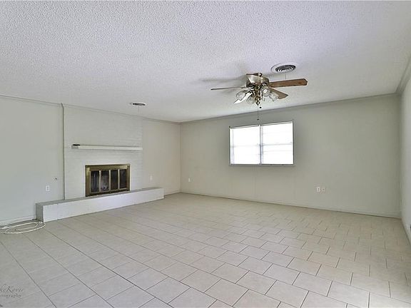 3rd image of 1409 N Willis St
