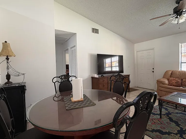 1104 Goldenrod Rd #C — Photo 5