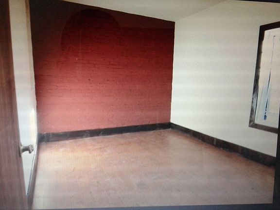 3rd image of 180 Noll St APT 1