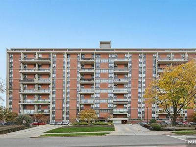 4 Horizon Rd #627, Fort Lee, NJ, 07024