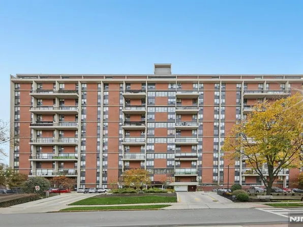 4 Horizon Rd #627, Fort Lee, NJ 07024