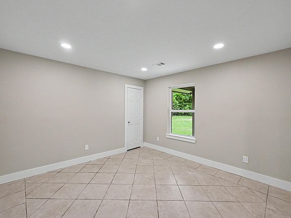 4th image of 12691 Bowles Rd