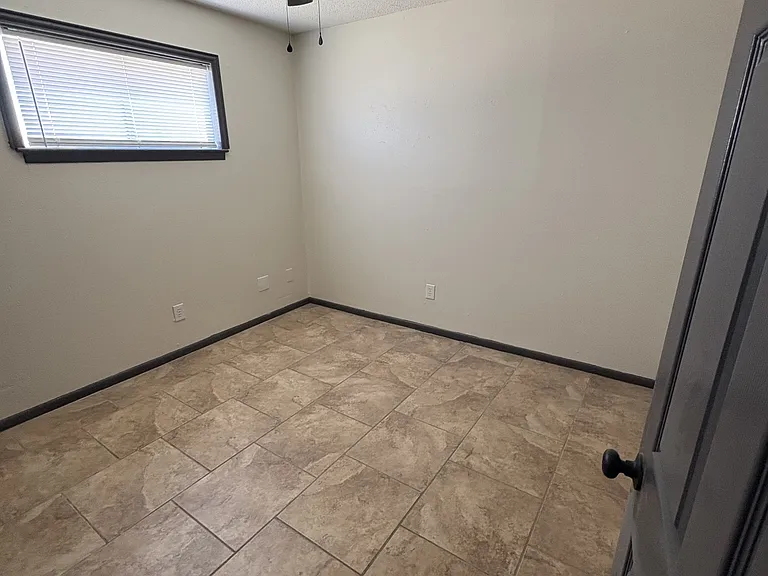 2150 Merriman St — Photo 11