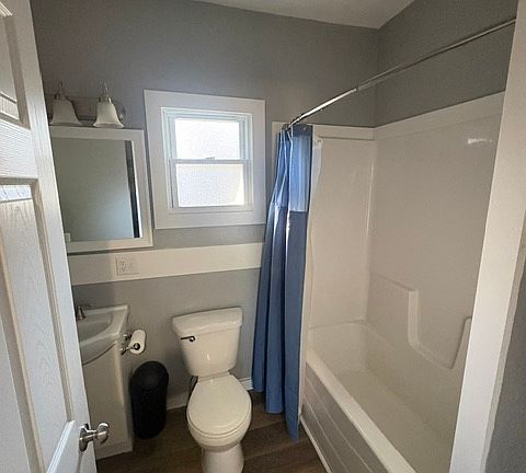 5th image of 47 Trowbridge St NE