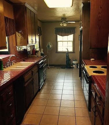 4th image of 1137 N Edenfield Ave