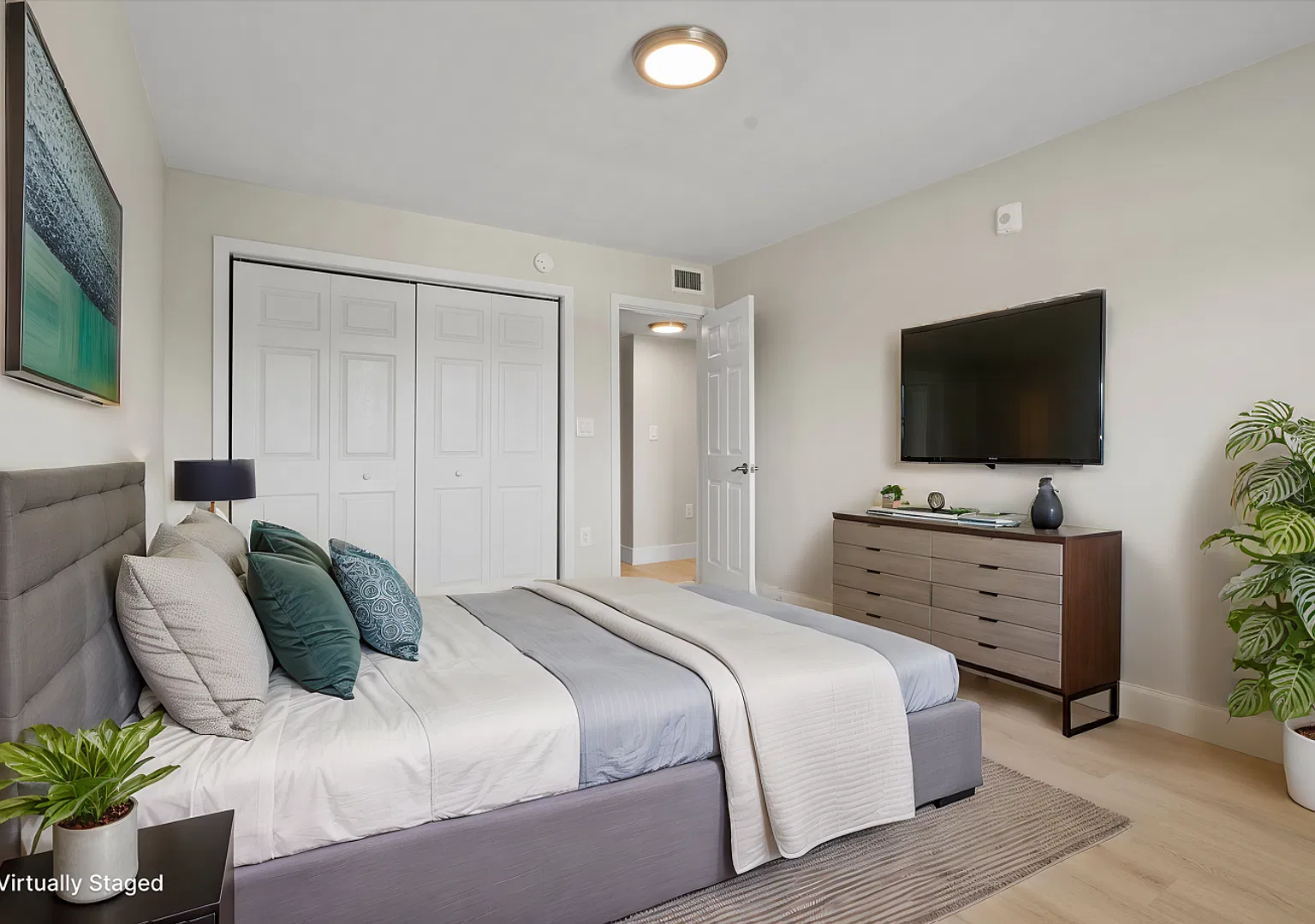 Waterside Apartments — Photo 3