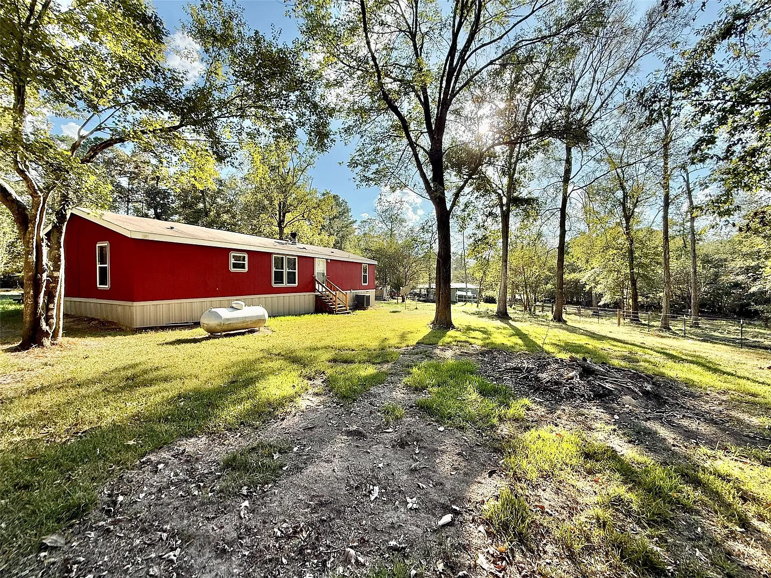 3 bed, 2.0 bath, 1568 sqft, $1,700 — Photo 3