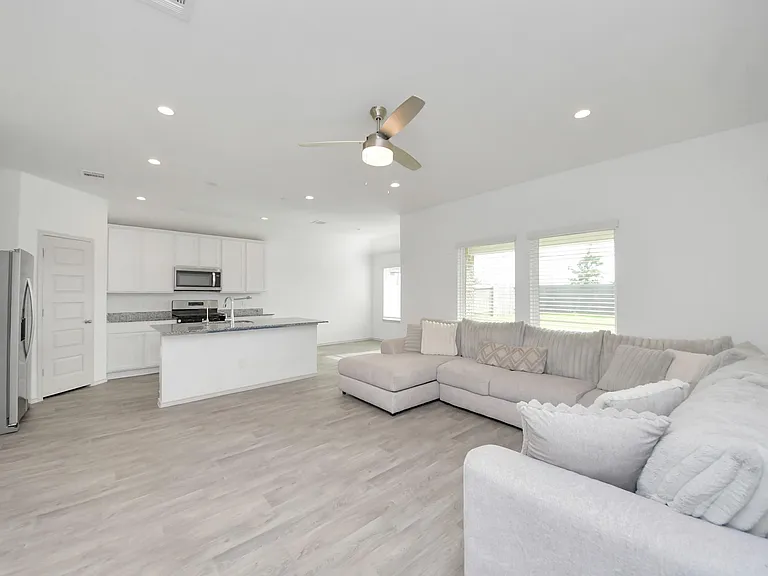 3521 Rockefeller Rd — Photo 14