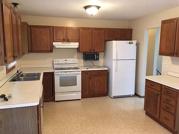 3rd image of 10550 National St NE