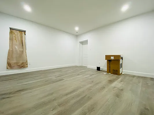 Rented by Blue Egg Realty Corp | media 7