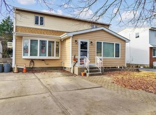 172 Wilfred Blvd, Hicksville, NY 11801