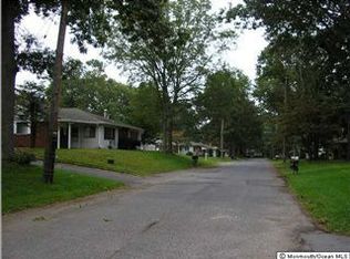 8B Robin St, Manchester, NJ 08759