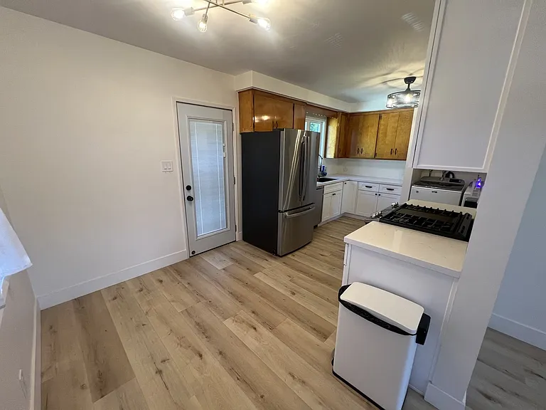 5429 Cambridge St — Photo 10