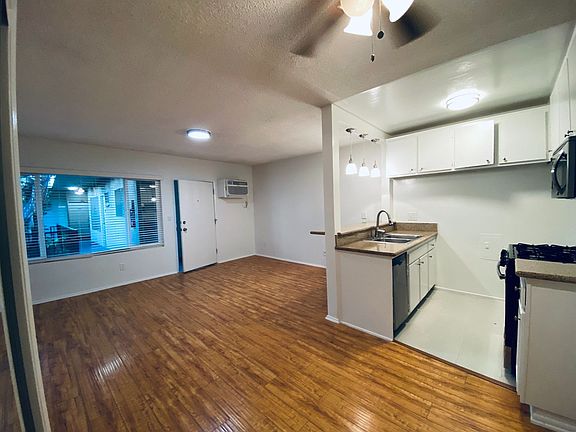 3rd image of 14220 Burbank Blvd #72201