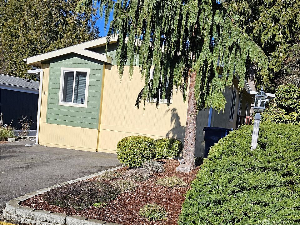 1st image of 17408 44th Avenue W #11