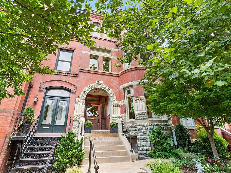 408 A St SE — Photo 45