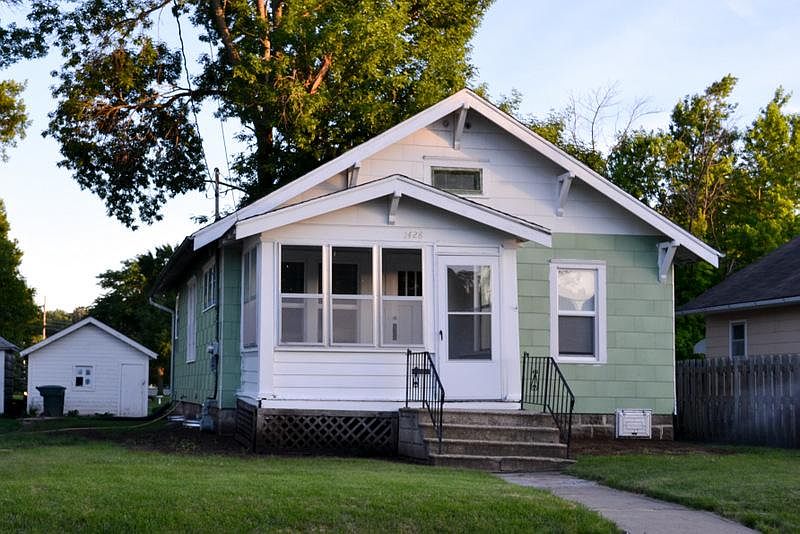 1st image of 1428 W 29th St