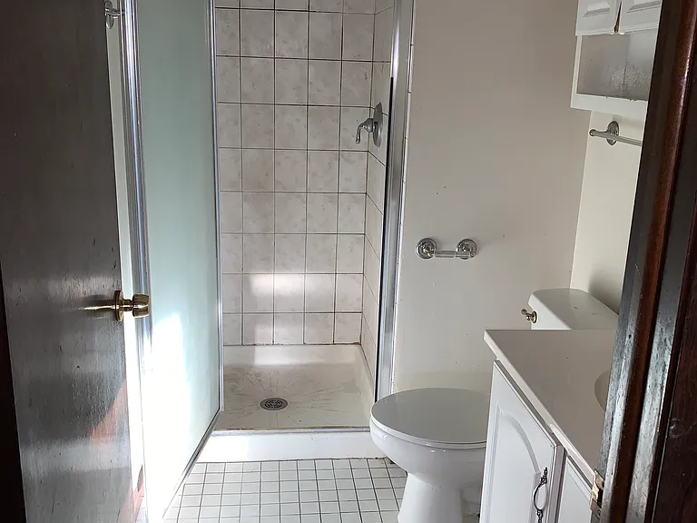 2136 Cedar Ave — Photo 15