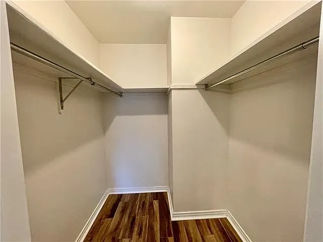 921 Ridgelake Dr — Photo 16