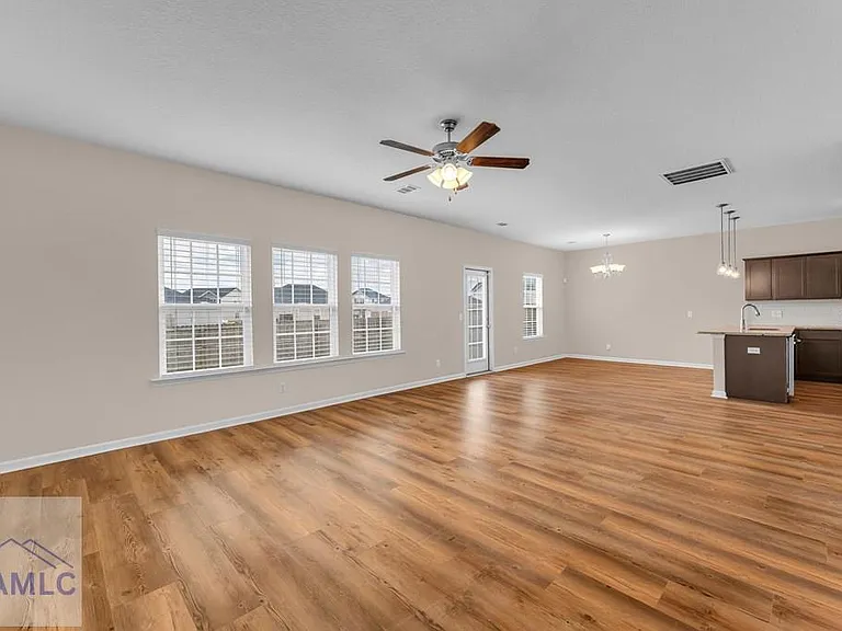 139 W West Winn Ave — Photo 14