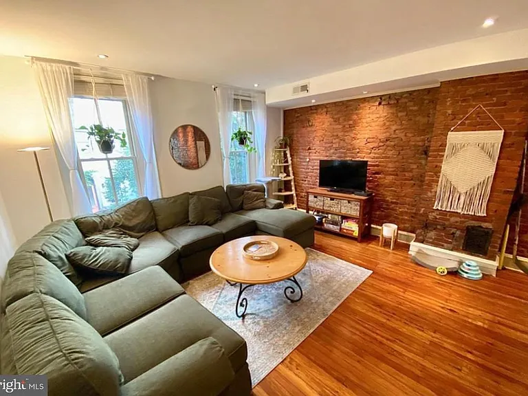 870 N 26th St #2 — Photo 3