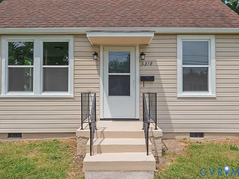 5318 Bloomingdale Ave — Photo 1