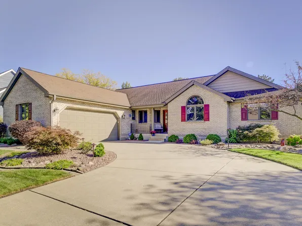 1048 Boxwood Dr, Munster, IN 46321