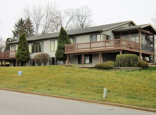 910 & 912 Moss St, Angola, IN 46703