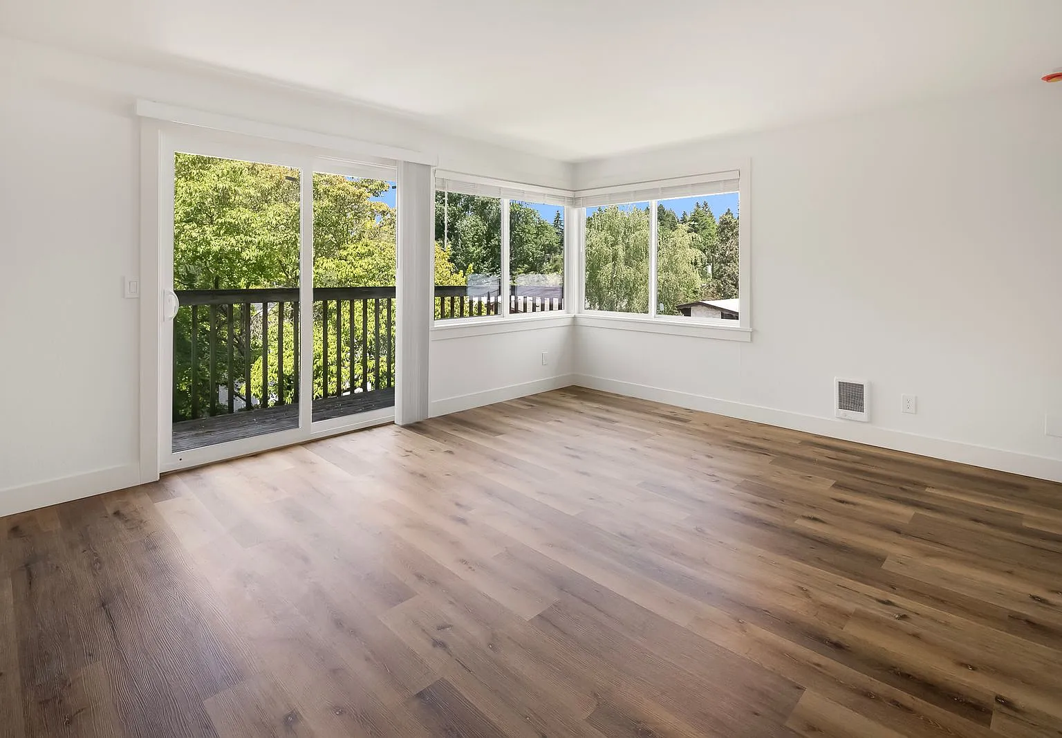 2 bed, 900 sqft, $2,790 — Photo 4