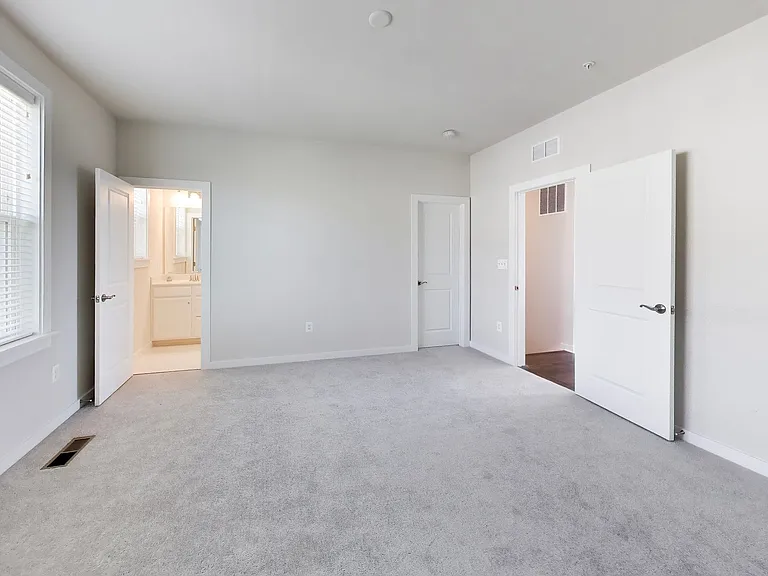 16212 Bushwick Pl — Photo 22