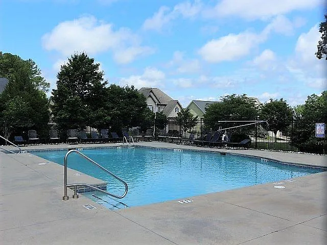 717 Minerva Dale Dr — Photo 31