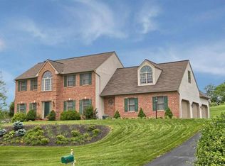 965 Wyndsong Dr, York, PA 17403