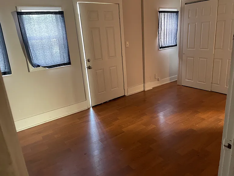 403 E Duffy St #B — Photo 7