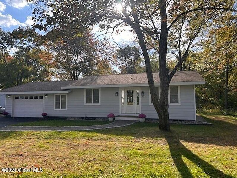 4th image of 332 Ferris Rd