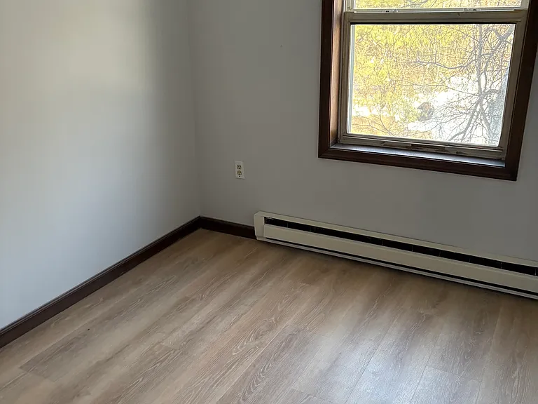 2 Kirlin Pl #104 — Photo 4