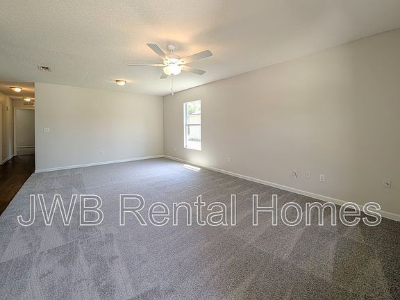 3rd image of 4365 Melissa Ct W