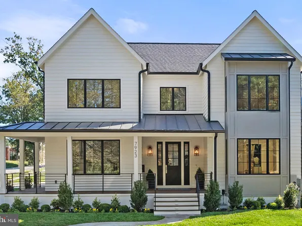7923 Chelton Rd, Bethesda, MD 20814