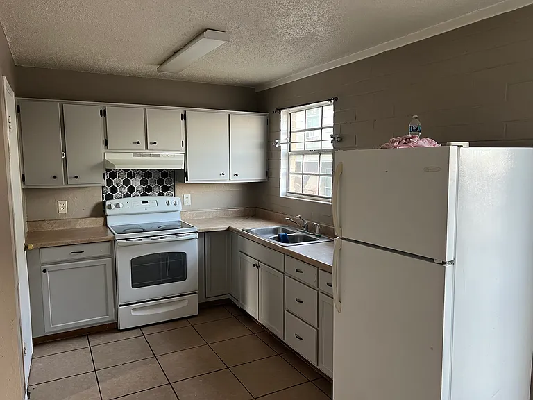 3706 Keltner Ave #D — Photo 2