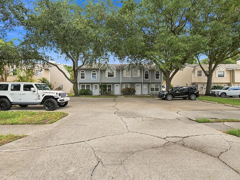 8511 J R Manor Dr — Photo 6