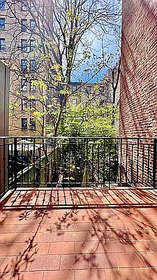 4th image of 156 W 75th St #4